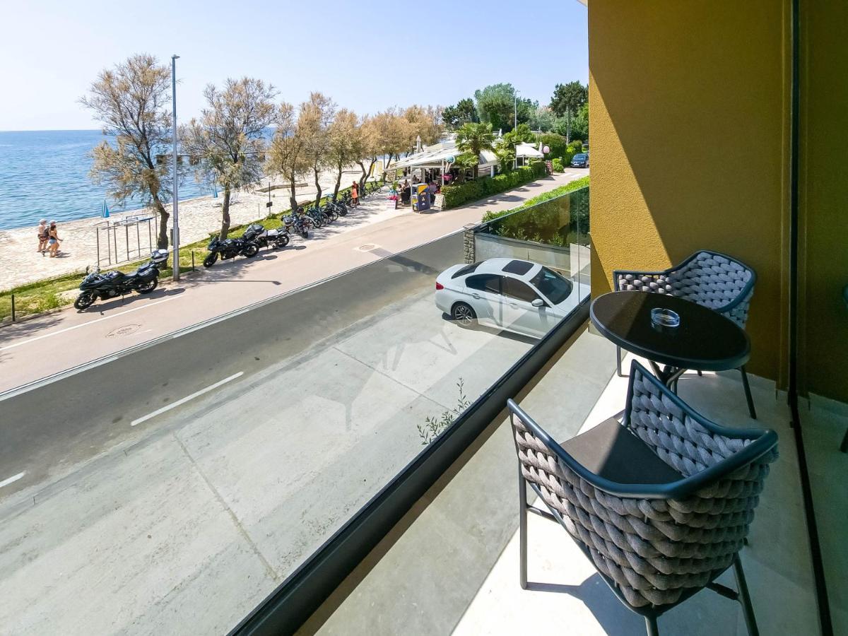 Maresole Beachfront Residence Пореч Екстер'єр фото