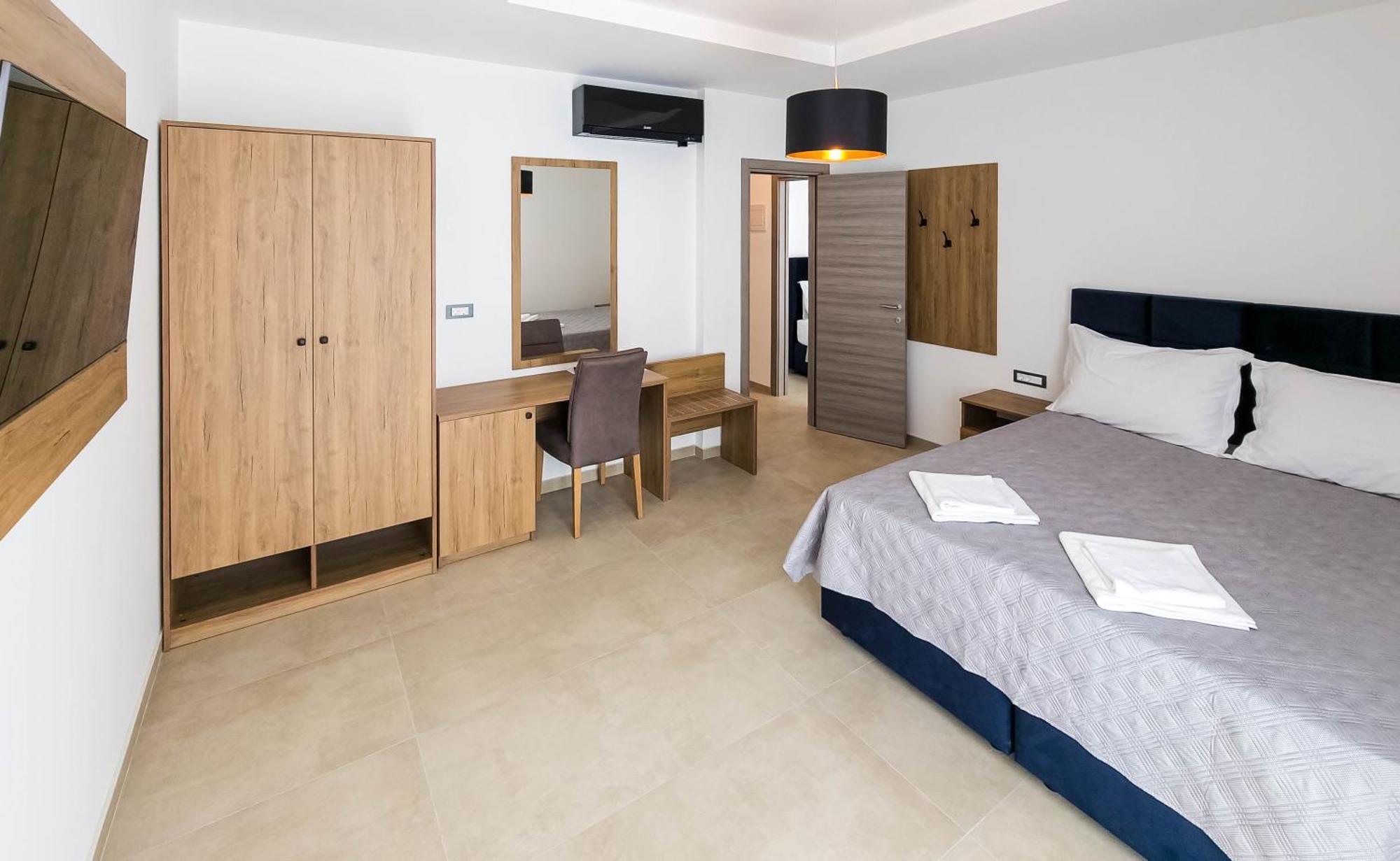 Maresole Beachfront Residence Пореч Екстер'єр фото